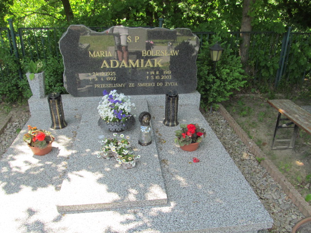 Grób MARIA ADAMIAK
