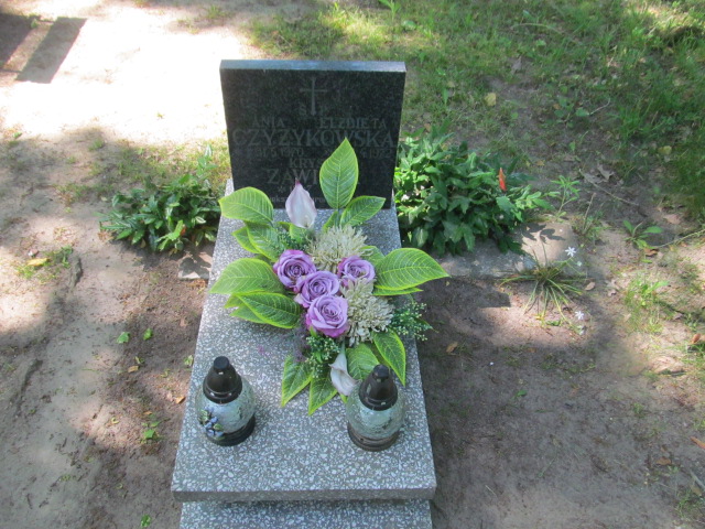 Grób ELŻBIETA CZYŻYKOWSKA